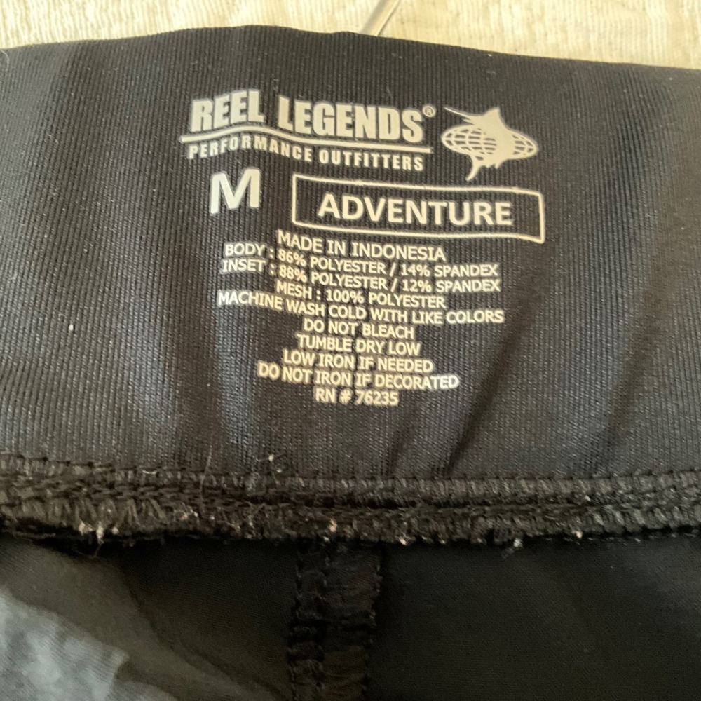 Reel Legends Adventure Capri Pants Women's Medium Black Performance Workout - Picture 4 of 4